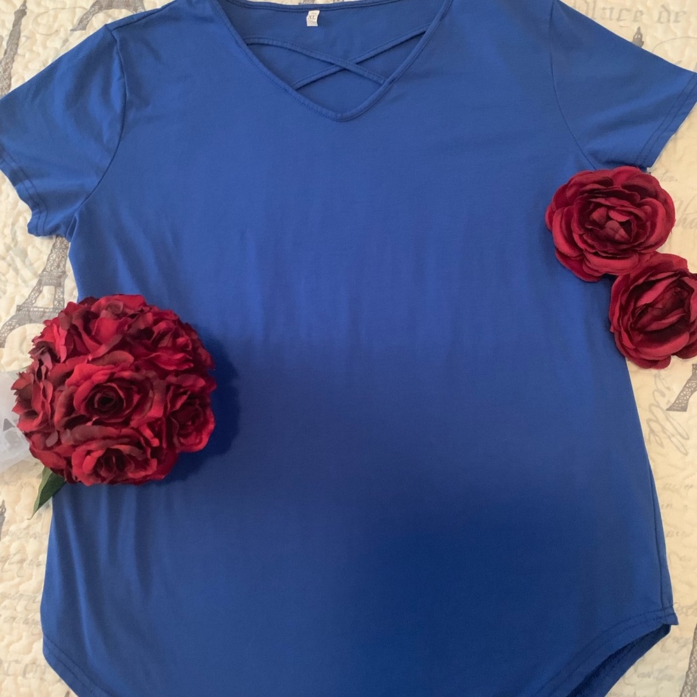 Cute blue top